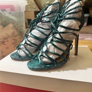 NWT: Teal Snake skin print lace up heal